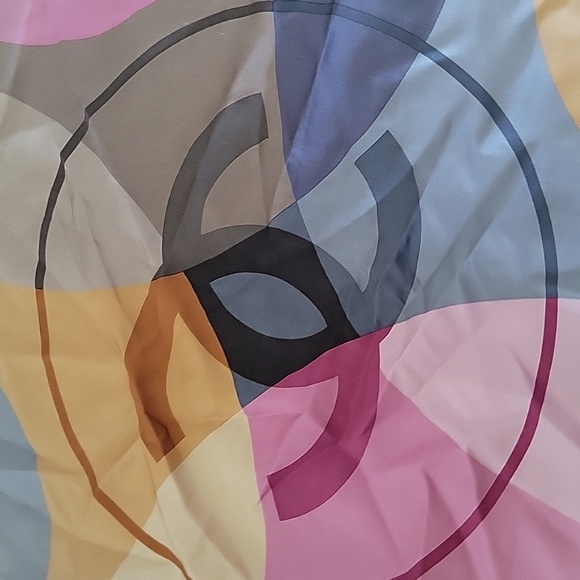 Made in Italy CHANEL 100% Silk Scarf - Picture 4 of 11